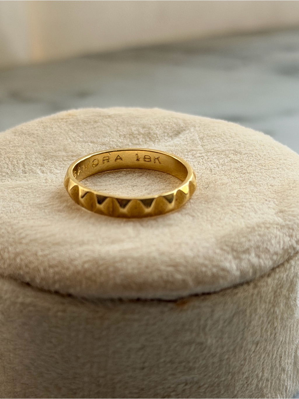 Maria Samora Pyramid Ring  18k Gold
